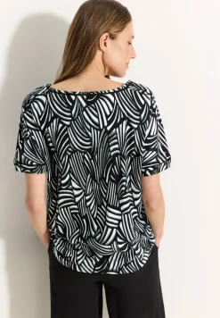 T-Shirt mit Stickerei