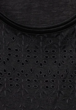 T-Shirt mit Stickerei