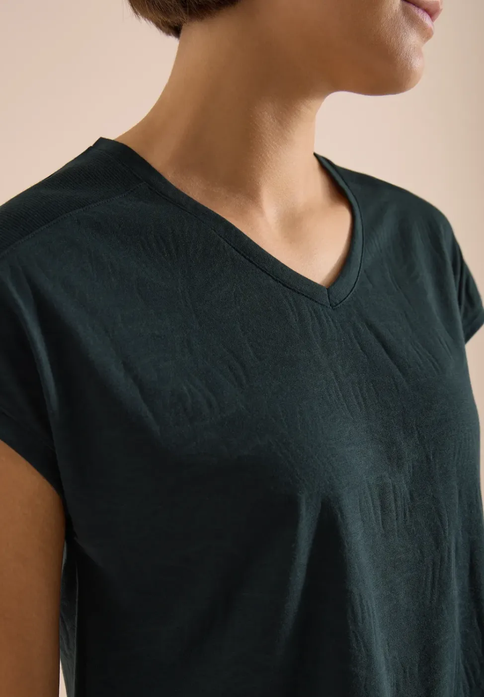 T-Shirt mit tonalem Ausbrennermuster