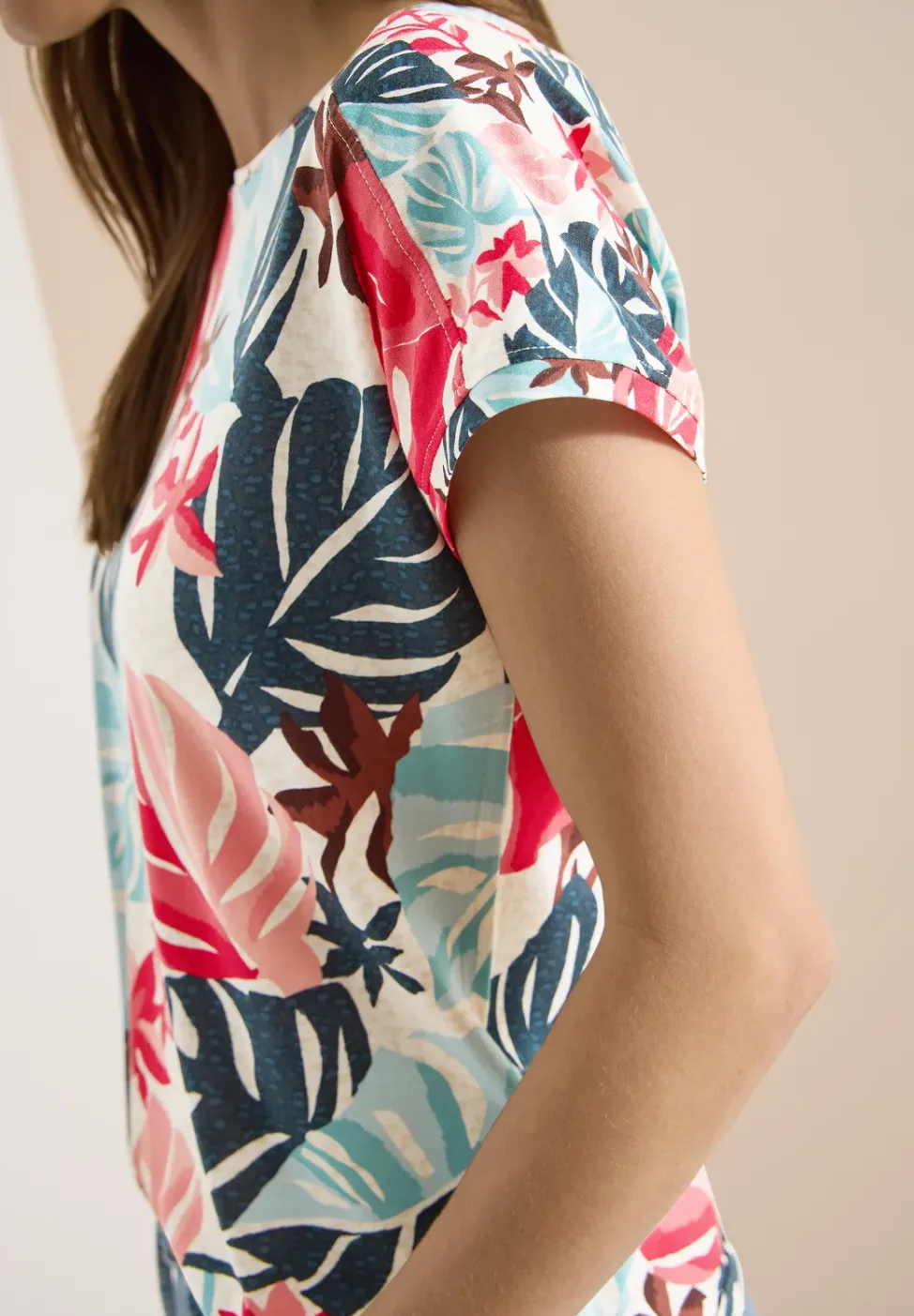 T-Shirt mit U-Boot-Ausschnitt und Print