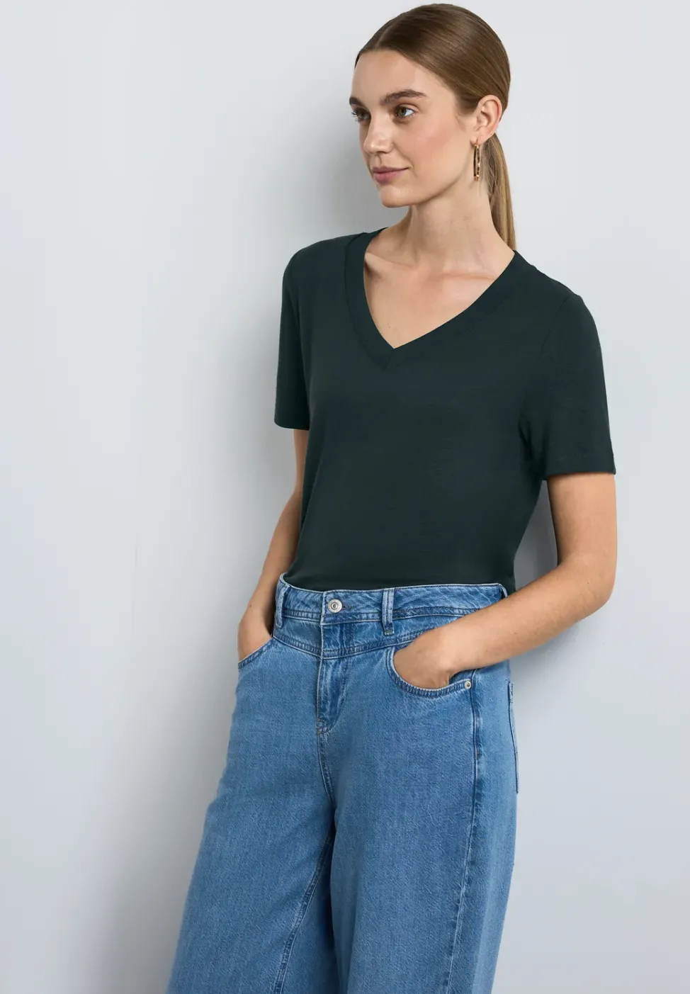 T-Shirt mit V-Ausschnitt
