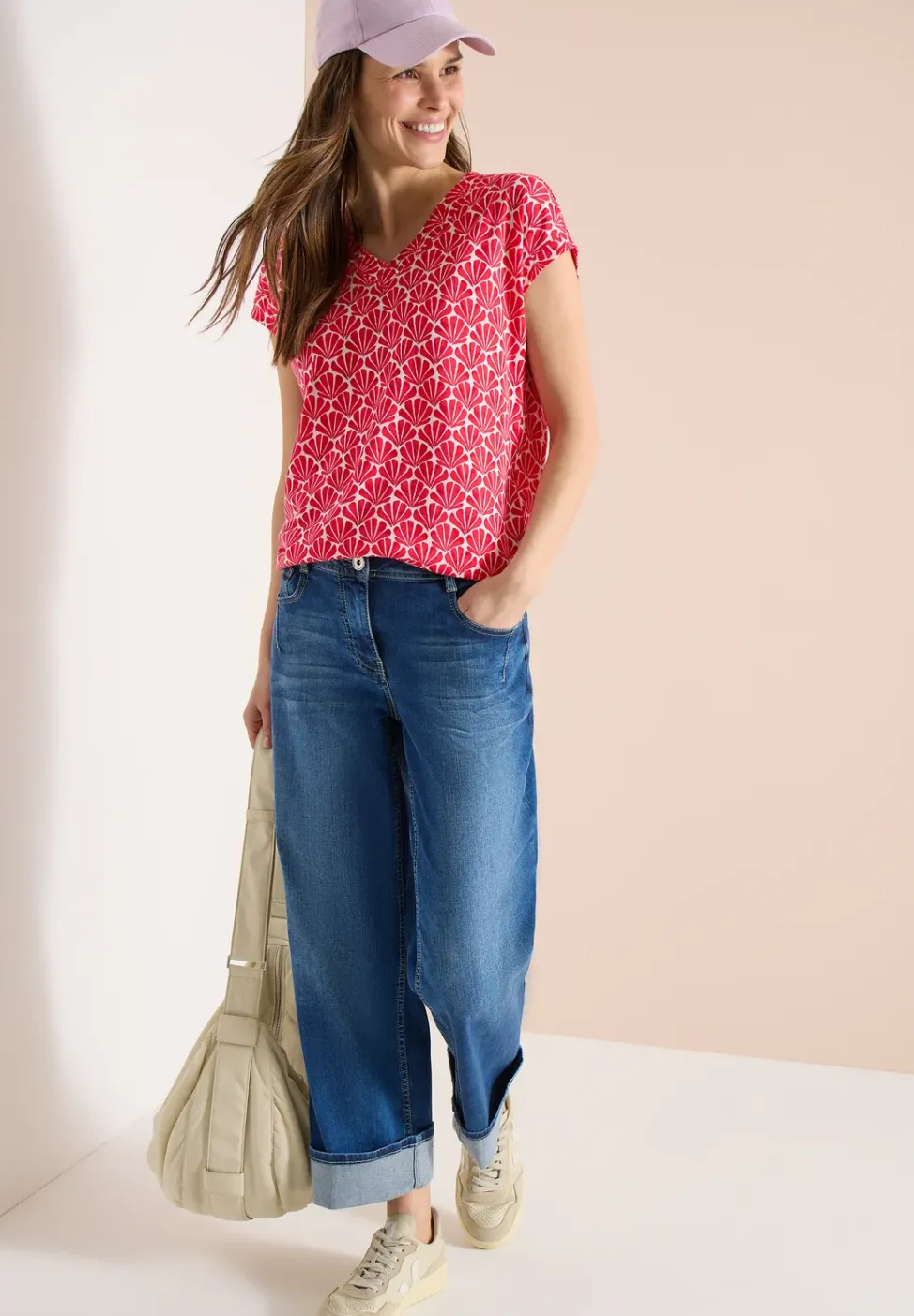 T-Shirt mit V-Neck und Muschelprint