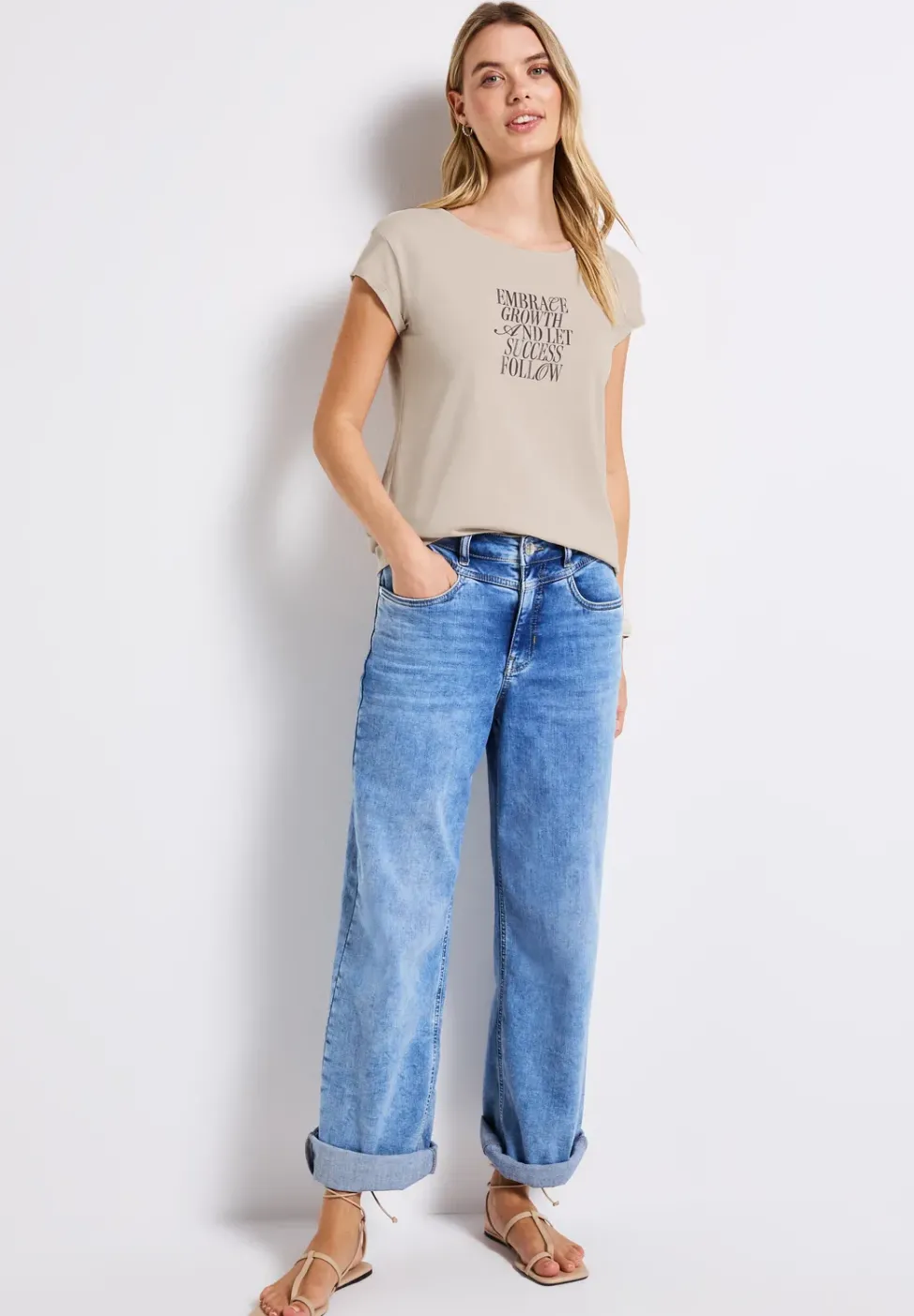 T-Shirt mit Wording Artwork