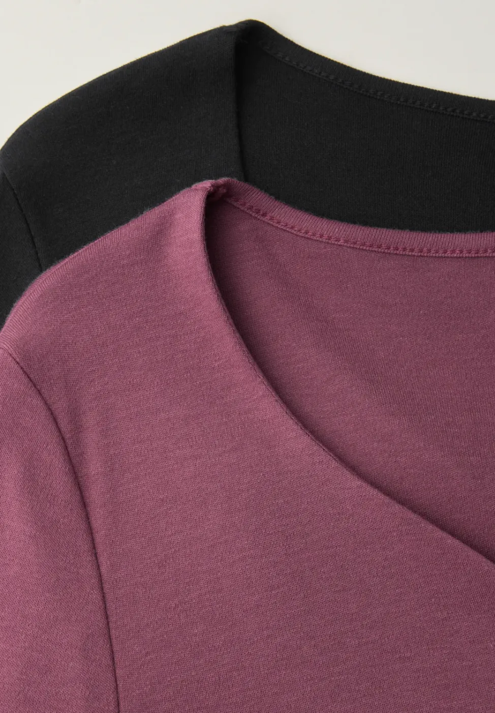 T-Shirts mit Herzausschnitt im 2er-Pack
