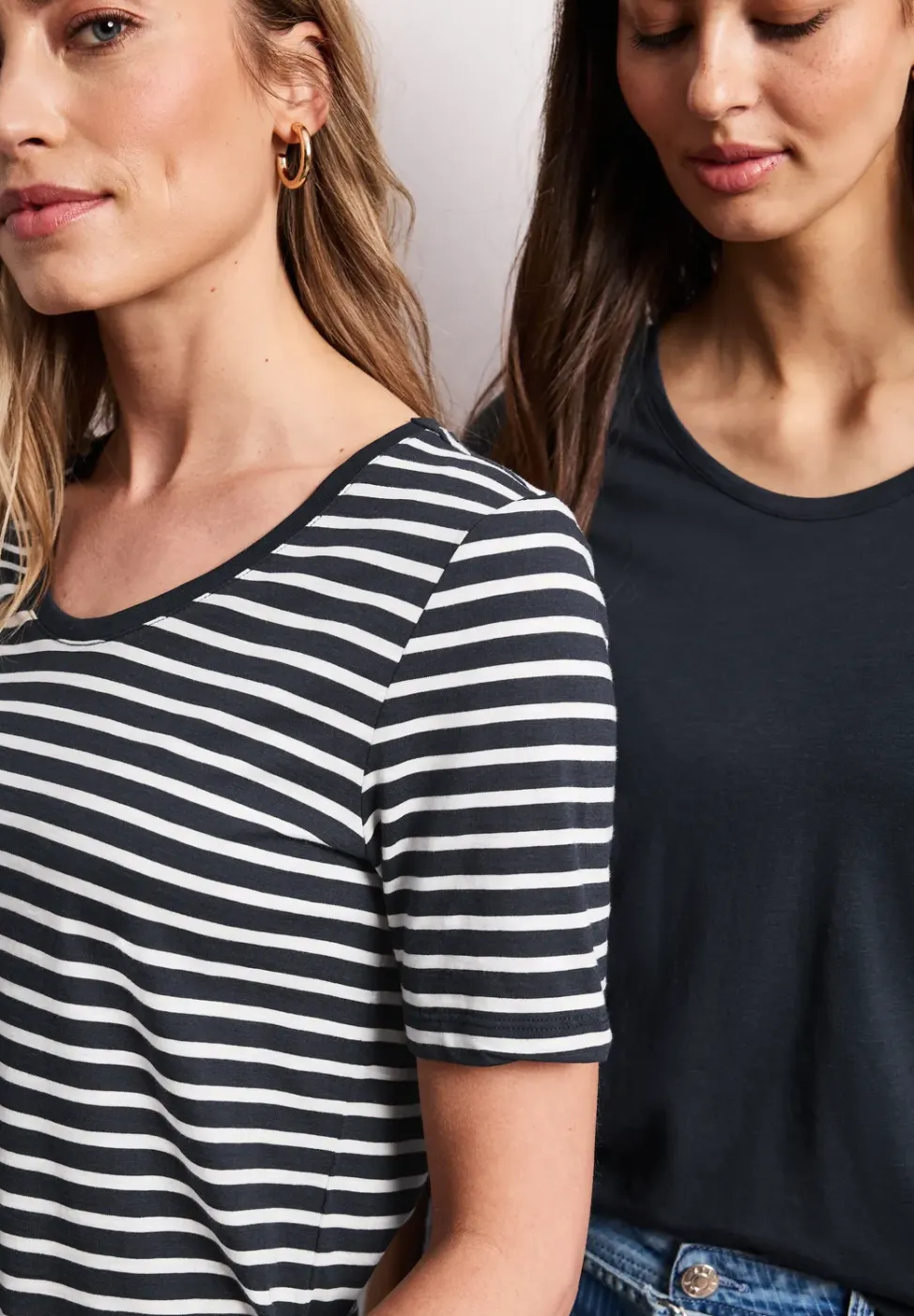 T-Shirts mit rounded V-Neck im 2er-Pack