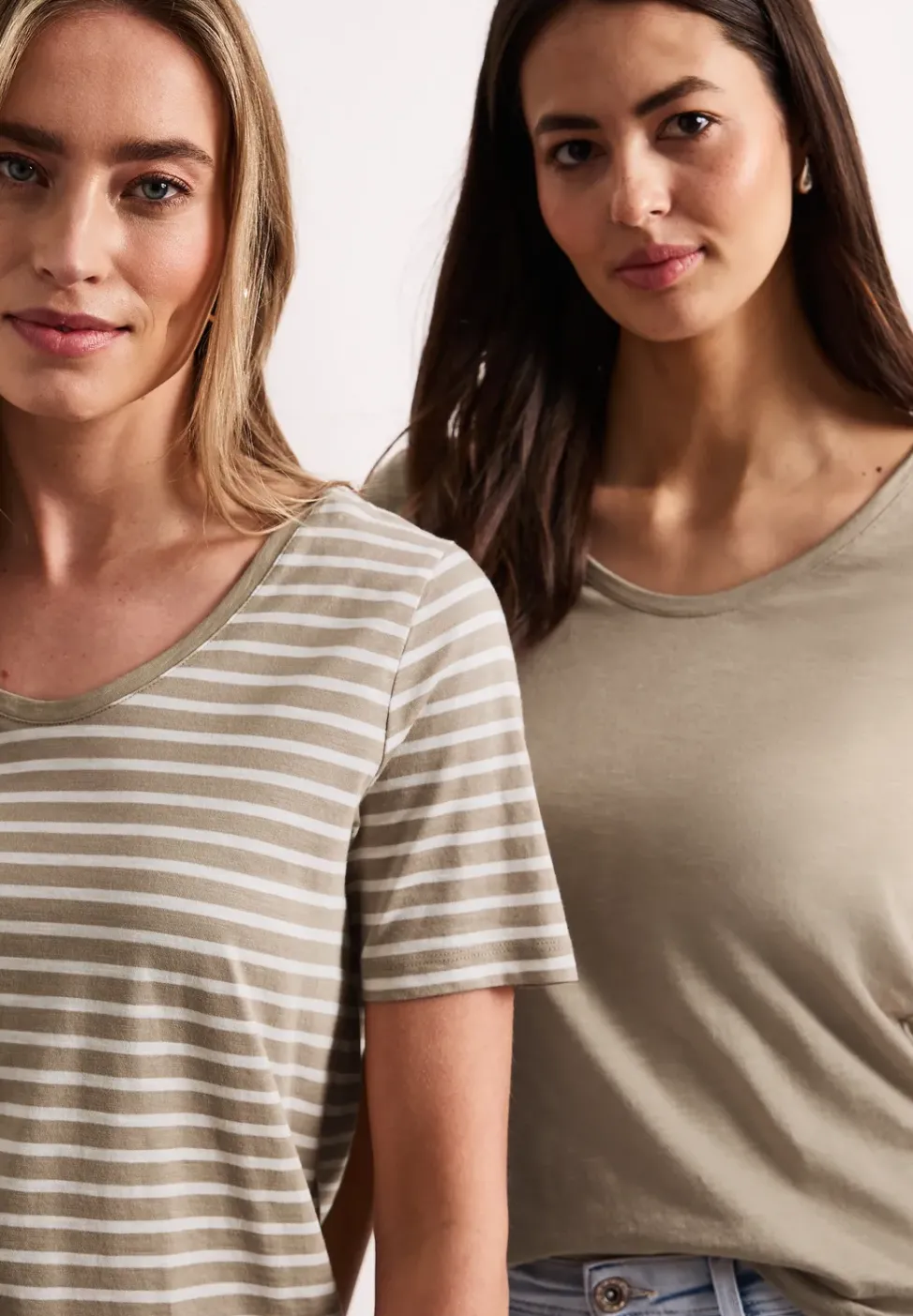 T-Shirts mit rounded V-Neck im 2er-Pack