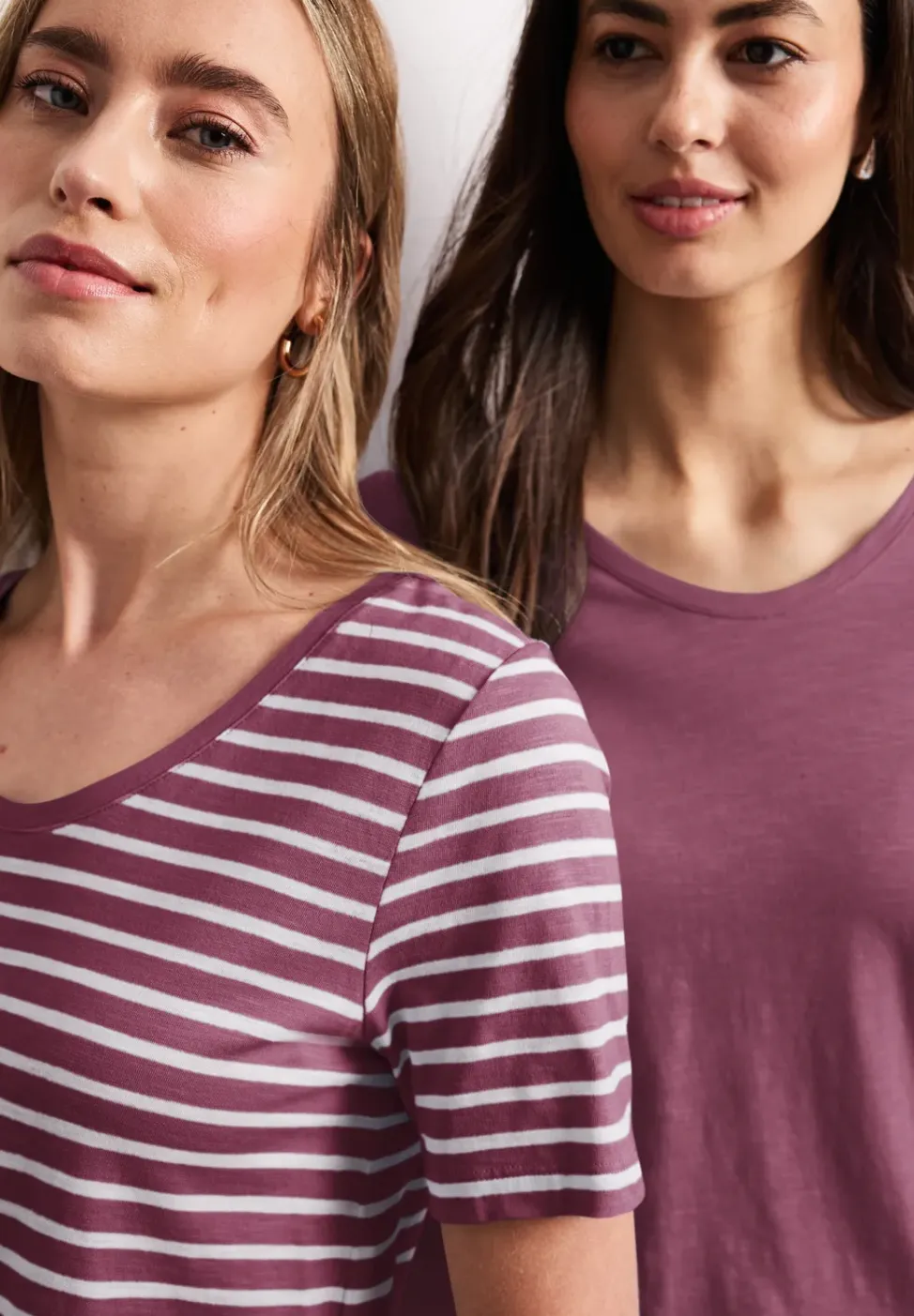 T-Shirts mit rounded V-Neck im 2er-Pack
