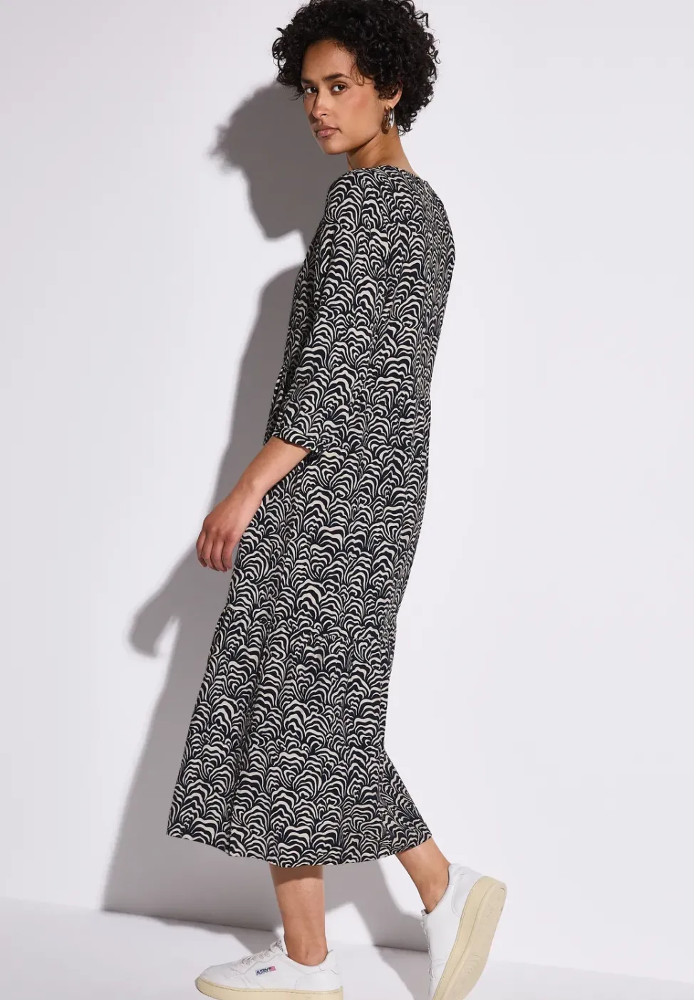 Tunika-Kleid mit Volants