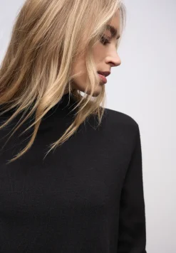 Turtleneck Strickkleid