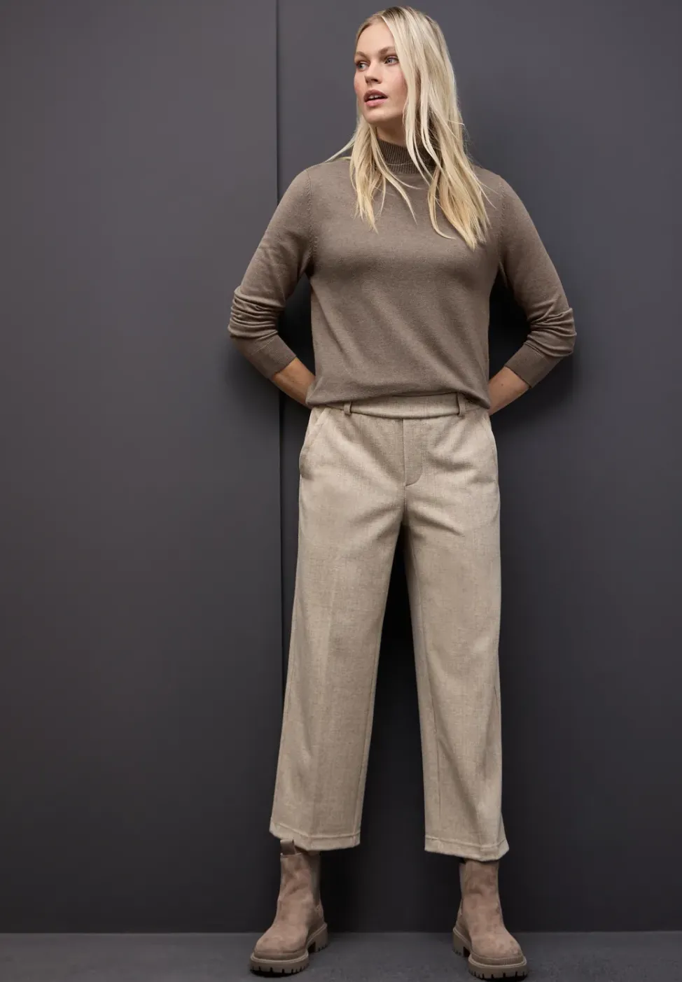 Turtleneck Pullover