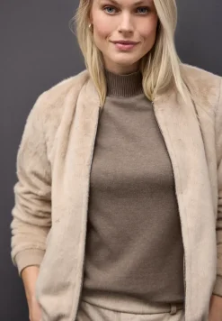 Turtleneck Pullover