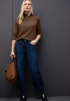 Turtleneck Pullover