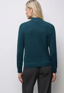 Turtleneck Pullover