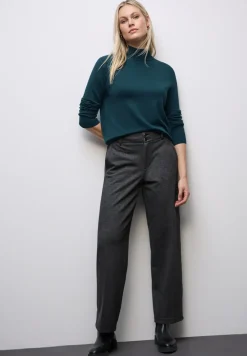 Turtleneck Pullover
