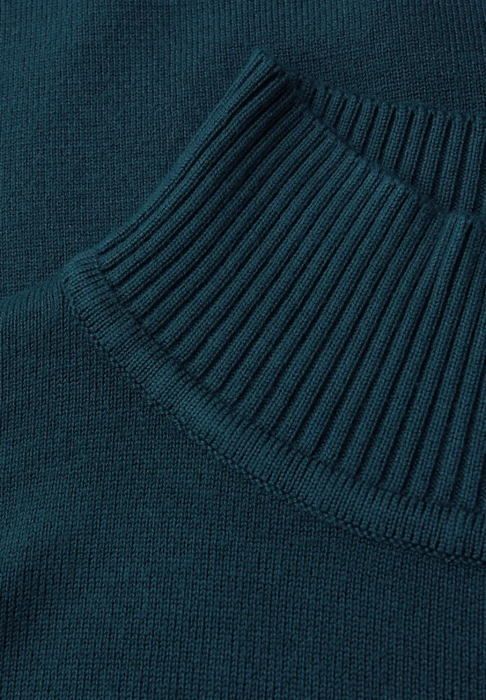 Turtleneck Pullover