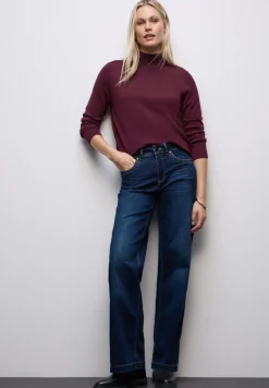 Turtleneck Pullover