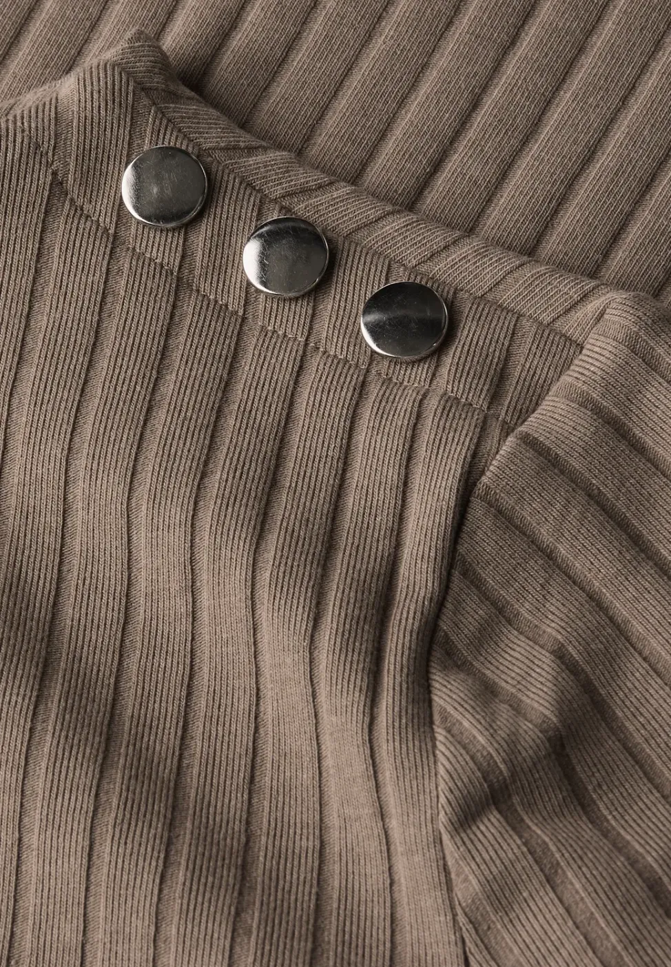 Turtleneck Shirt mit Knöpfen