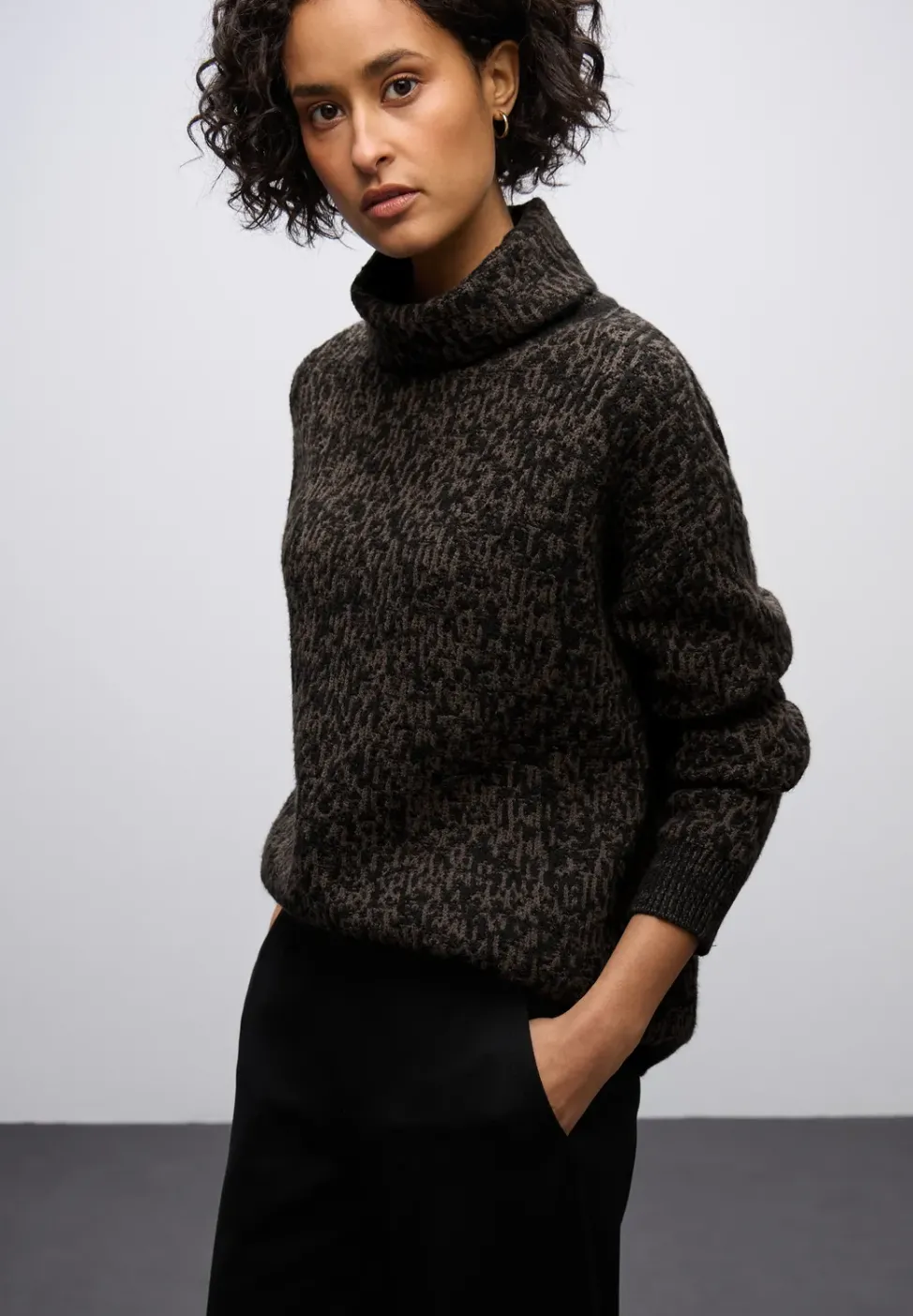 Two Tone Pullover