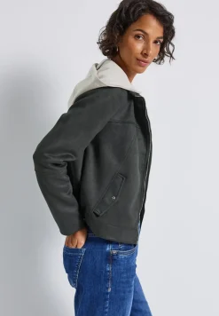 Veloursjacke mit Kapuze