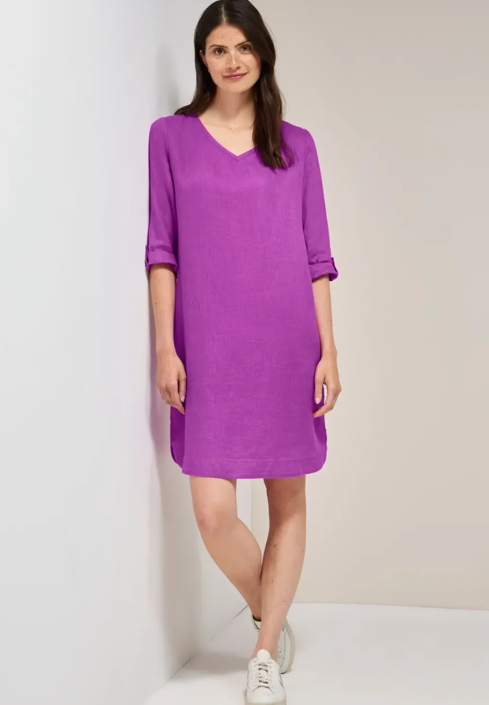 V-Neck Leinenkleid