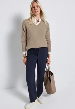 V-Neck Pullover