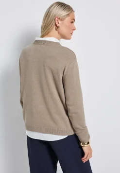 V-Neck Pullover