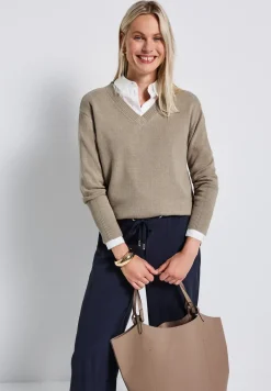 V-Neck Pullover