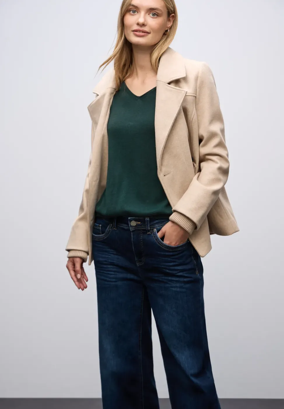 V-Neck Pullover