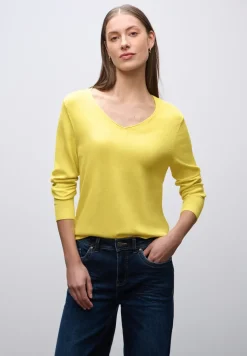 V-Neck Pullover