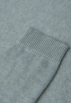 V-Neck Pullover