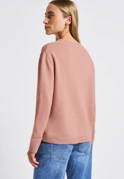 V-Neck Pullover
