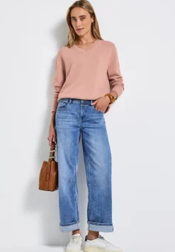 V-Neck Pullover