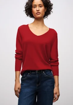 V-Neck Pullover