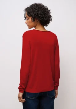 V-Neck Pullover