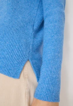 V-Neck Pullover