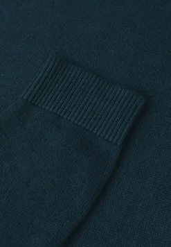 V-Neck Pullover