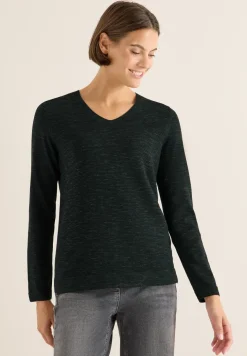 V-Neck Pullover