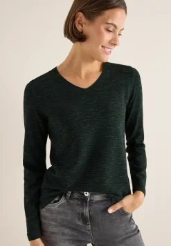 V-Neck Pullover