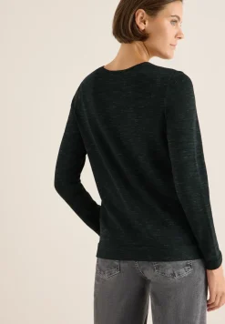 V-Neck Pullover
