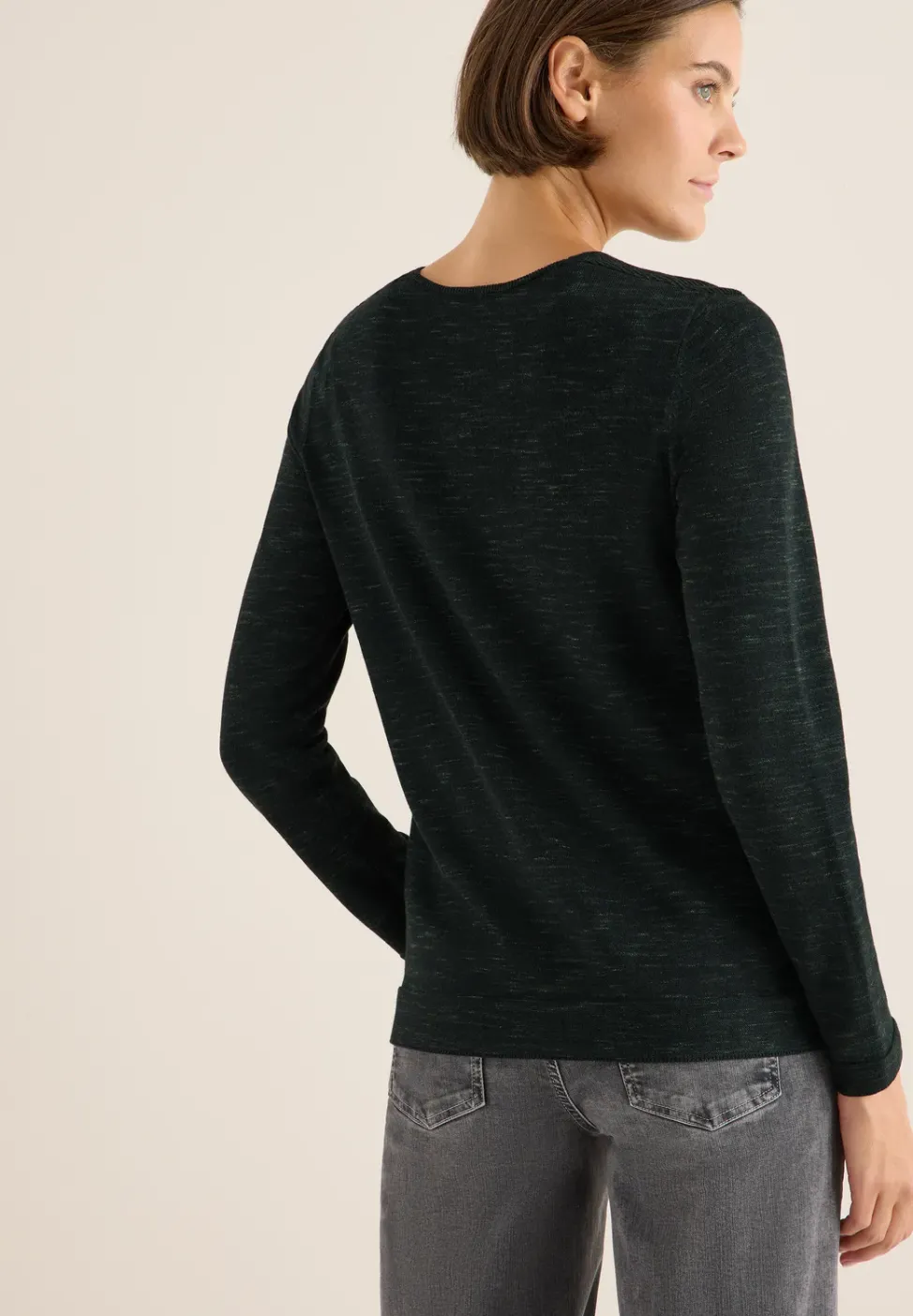 V-Neck Pullover