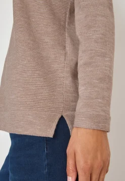 V-Neck Pullover