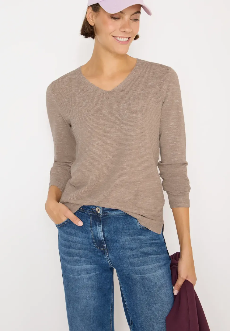 V-Neck Pullover
