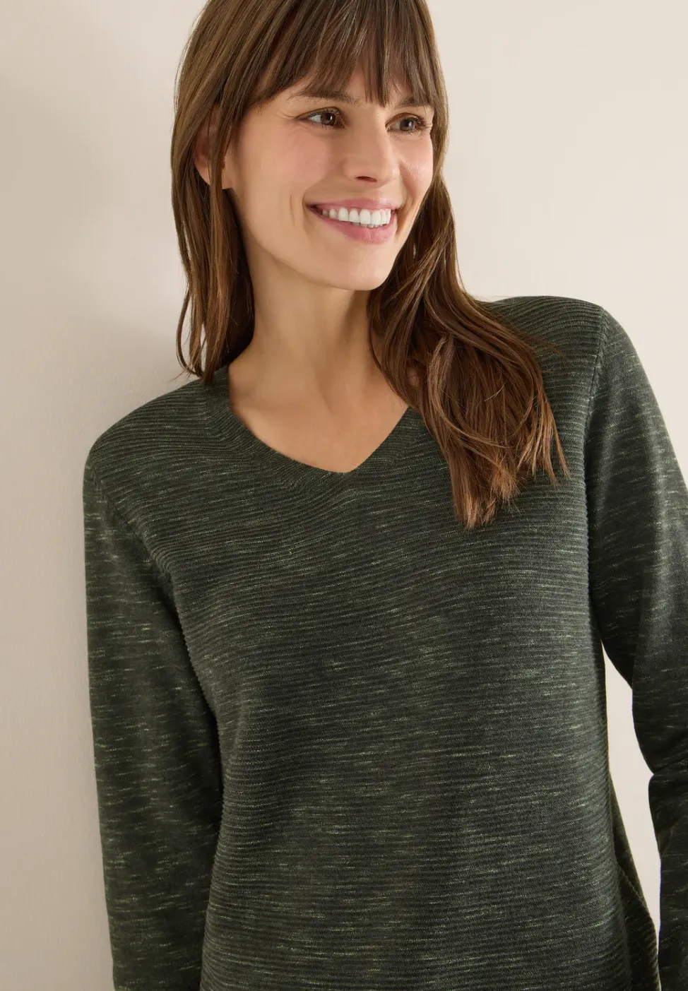 V-Neck Pullover