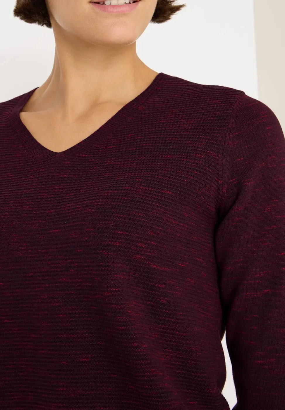V-Neck Pullover