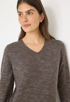 V-Neck Pullover