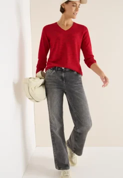 V-Neck Pullover