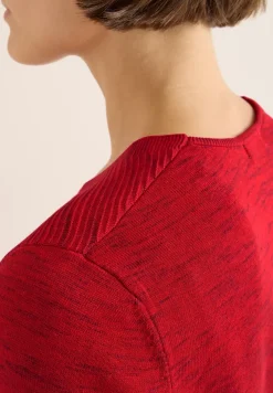 V-Neck Pullover
