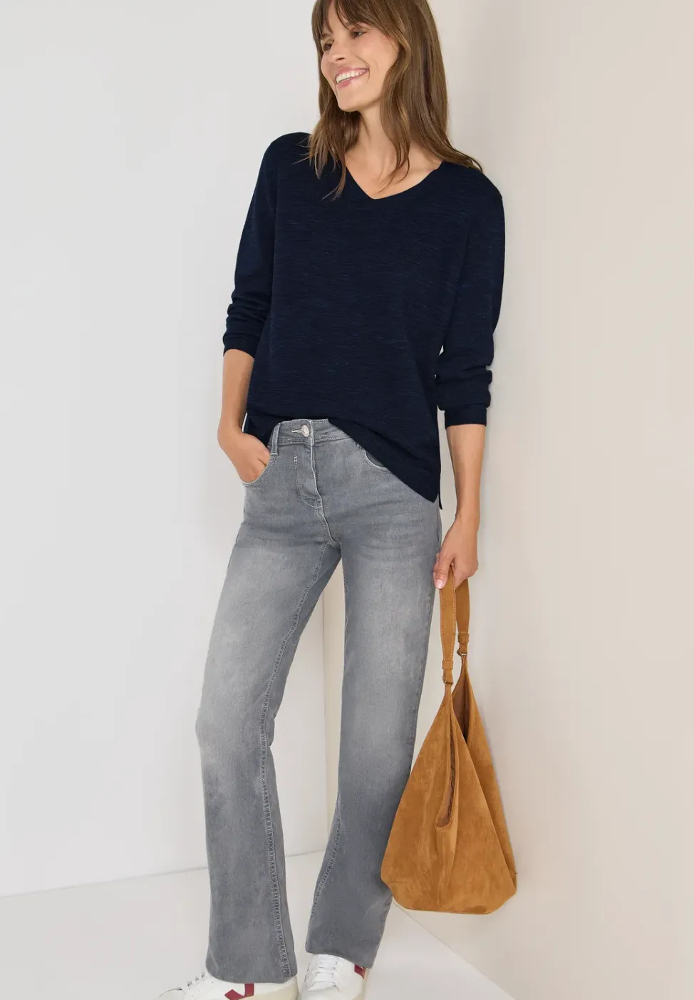 V-Neck Pullover