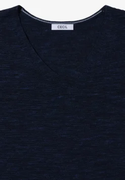 V-Neck Pullover