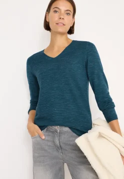 V-Neck Pullover